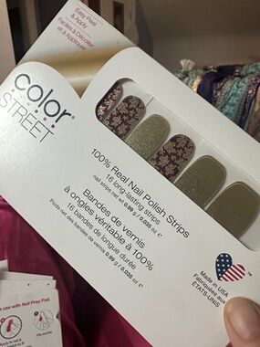 Color Street Maple Court Olive Green & Gold Floral Accent Nail Strips